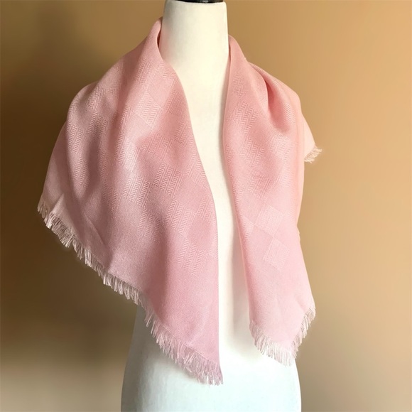 EATON vintage soft pink scarf - Picture 7 of 7